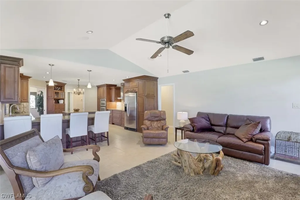 1915 Empress Court Naples FL 34110