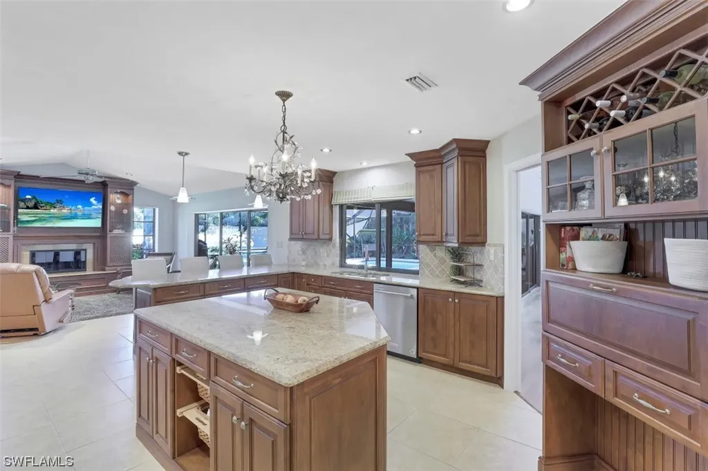 1915 Empress Court Naples FL 34110