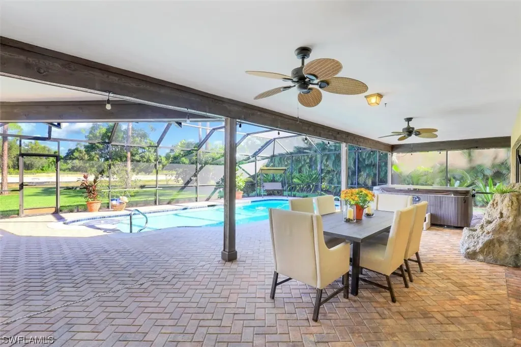 1915 Empress Court Naples FL 34110