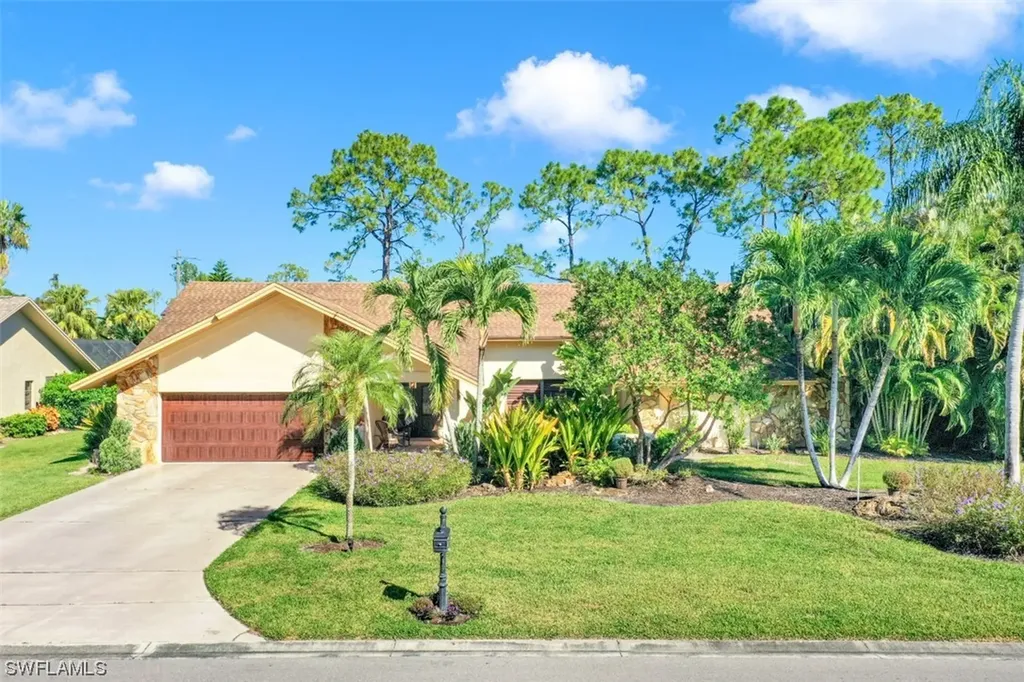 1915 Empress Court Naples FL 34110