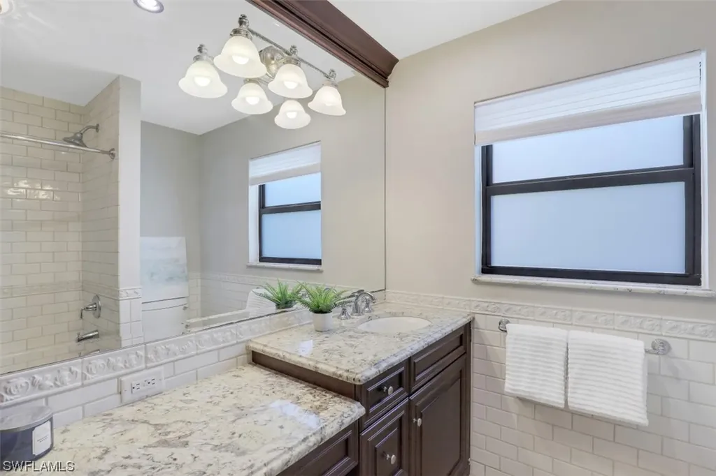 1915 Empress Court Naples FL 34110