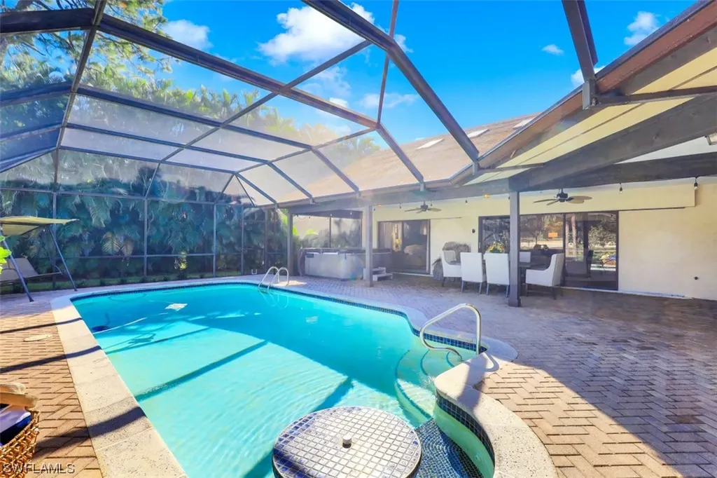 1915 Empress Court Naples FL 34110