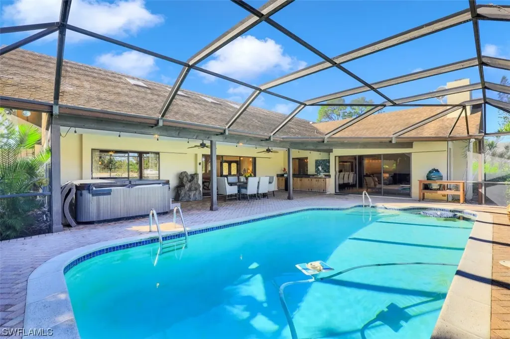 1915 Empress Court Naples FL 34110
