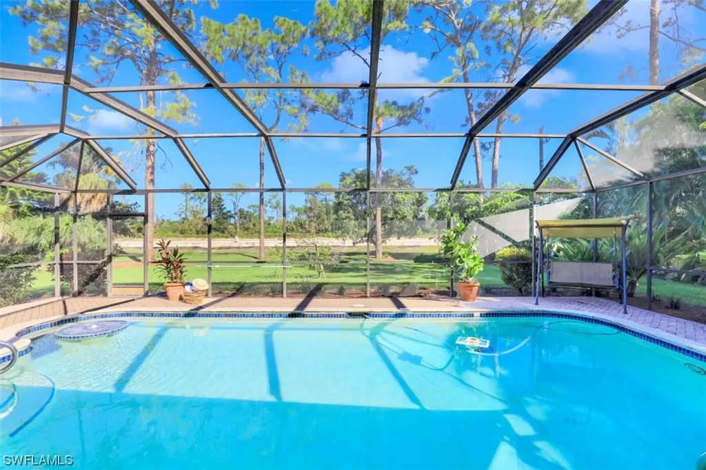 1915 Empress Court Naples FL 34110