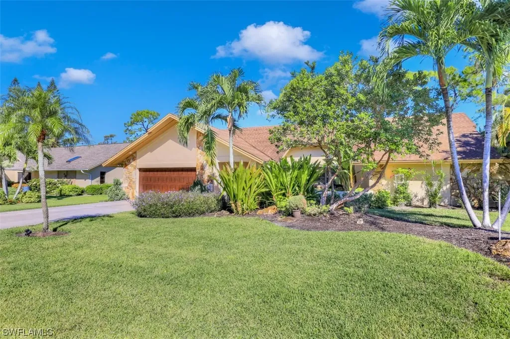 1915 Empress Court Naples FL 34110