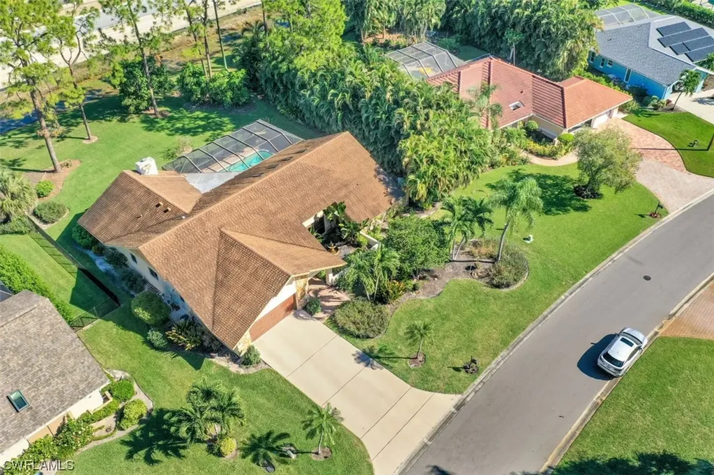 1915 Empress Court Naples FL 34110