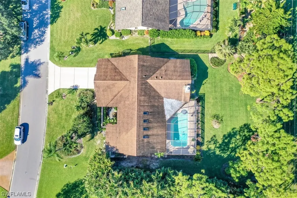 1915 Empress Court Naples FL 34110