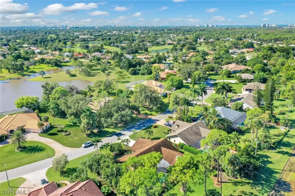 1915 Empress Court Naples FL 34110