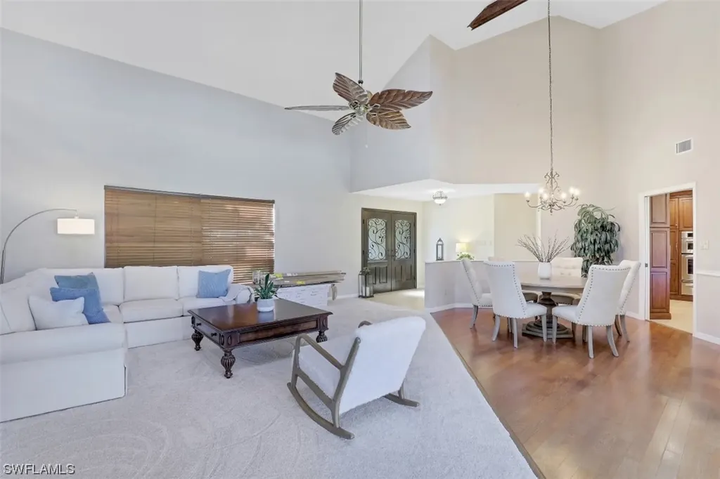 1915 Empress Court Naples FL 34110
