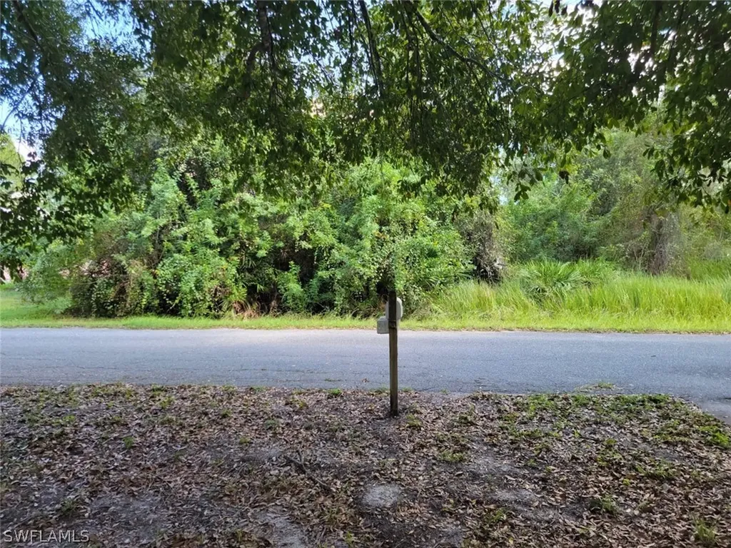 506 Maple Avenue N Lehigh Acres FL 33972