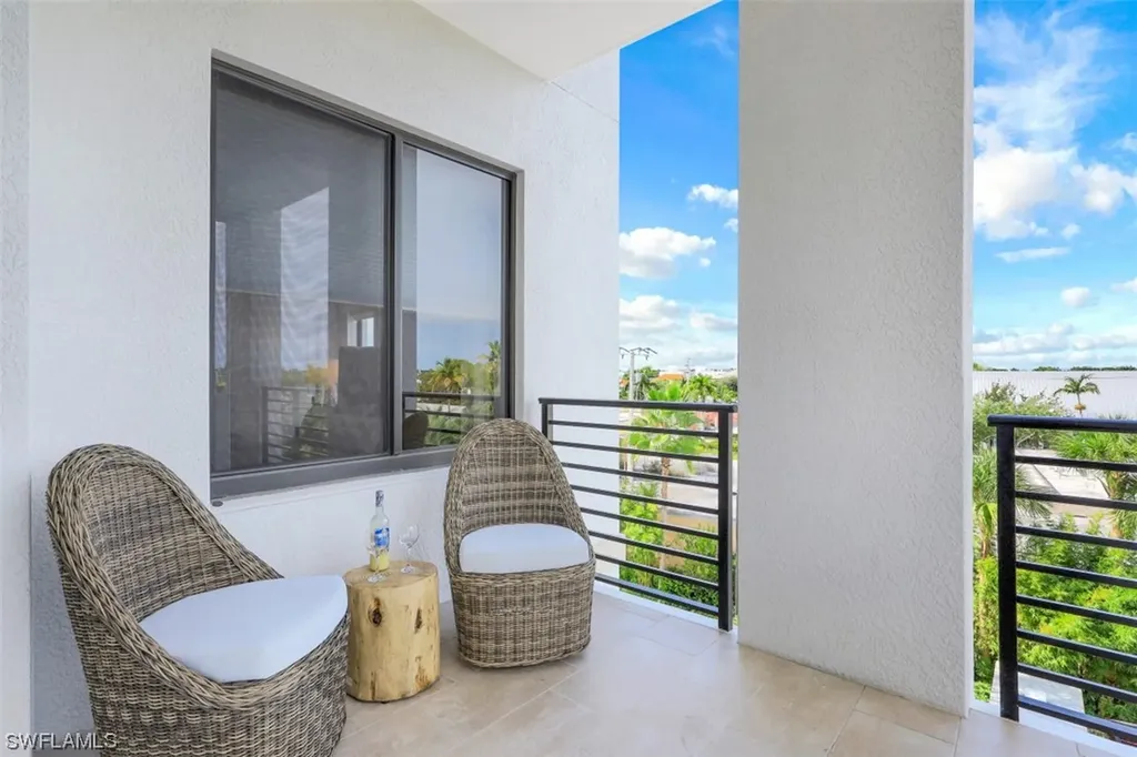 1111 Central Avenue Naples FL 34102