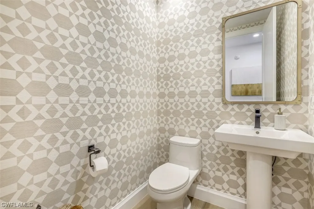 1111 Central Avenue Naples FL 34102