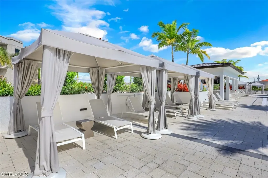 1111 Central Avenue Naples FL 34102