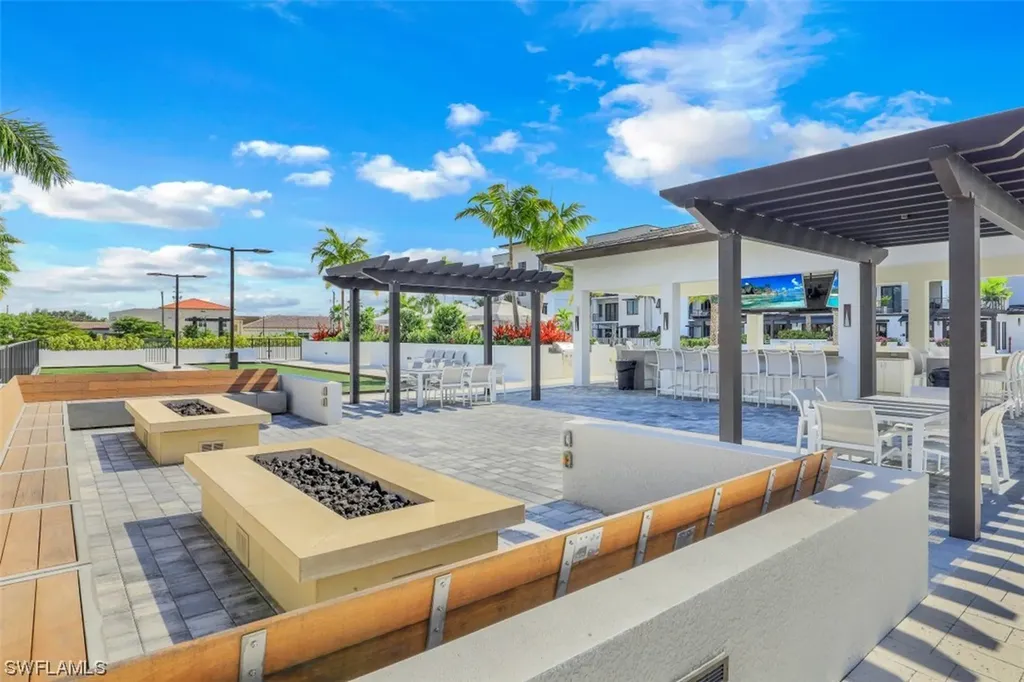 1111 Central Avenue Naples FL 34102
