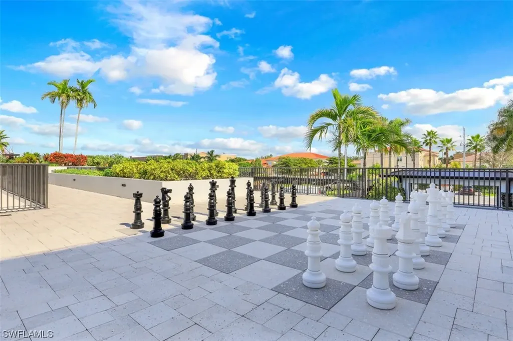 1111 Central Avenue Naples FL 34102