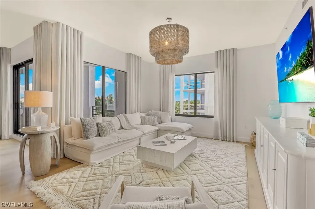 1111 Central Avenue Naples FL 34102