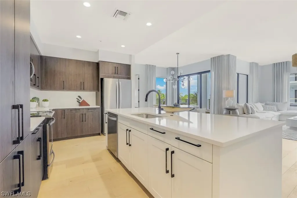 1111 Central Avenue Naples FL 34102