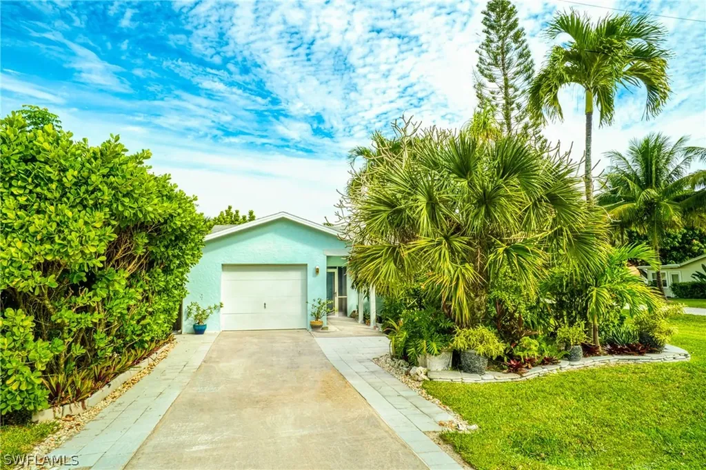 1667 Atlanta Plaza Drive Sanibel FL 33957