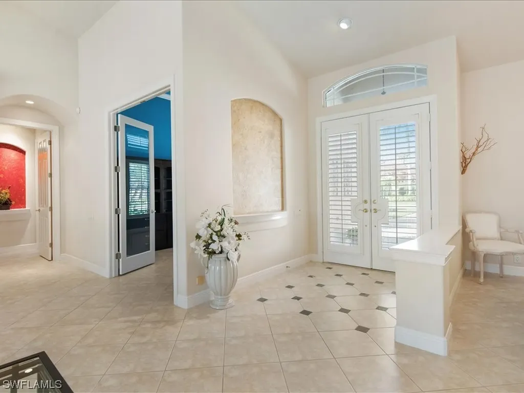 2746 Olde Cypress Drive Naples FL 34119