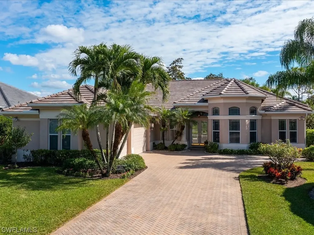2746 Olde Cypress Drive Naples FL 34119