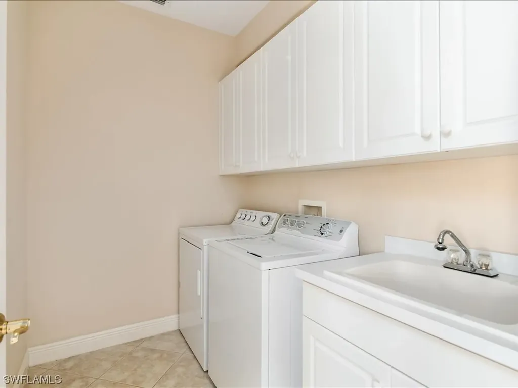2746 Olde Cypress Drive Naples FL 34119