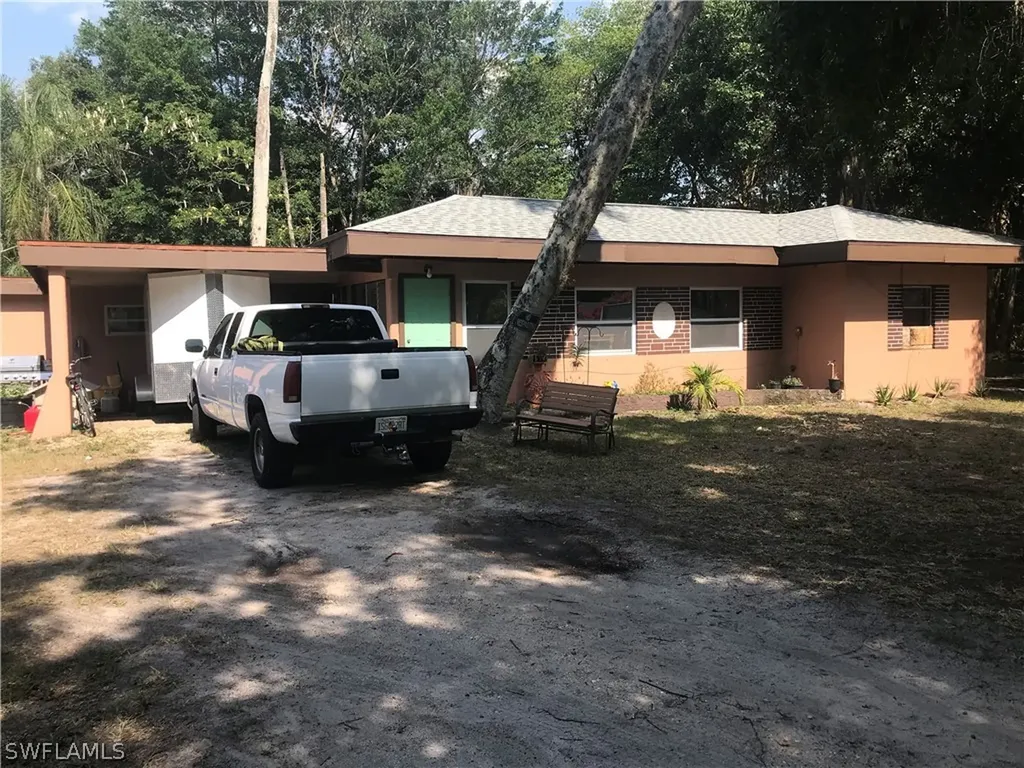 577 Lynneda Avenue Fort Myers FL 33905