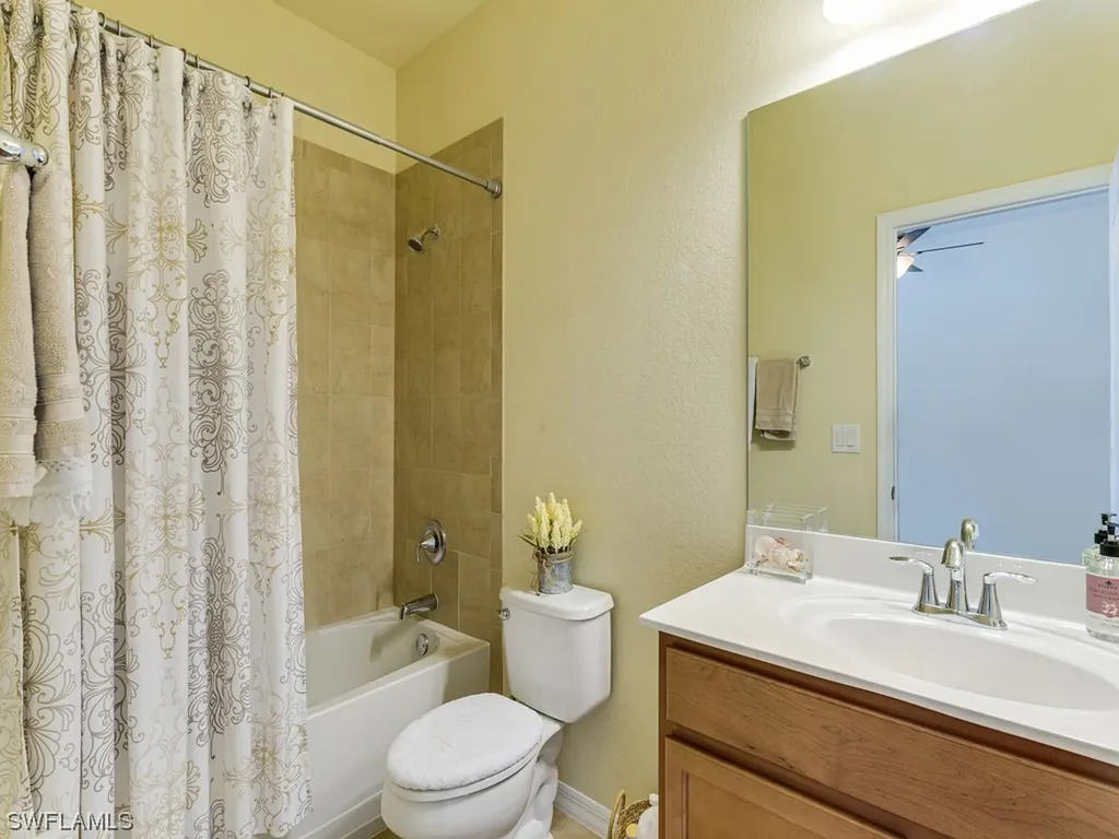 2061 Fairmont Lane Naples FL 34120
