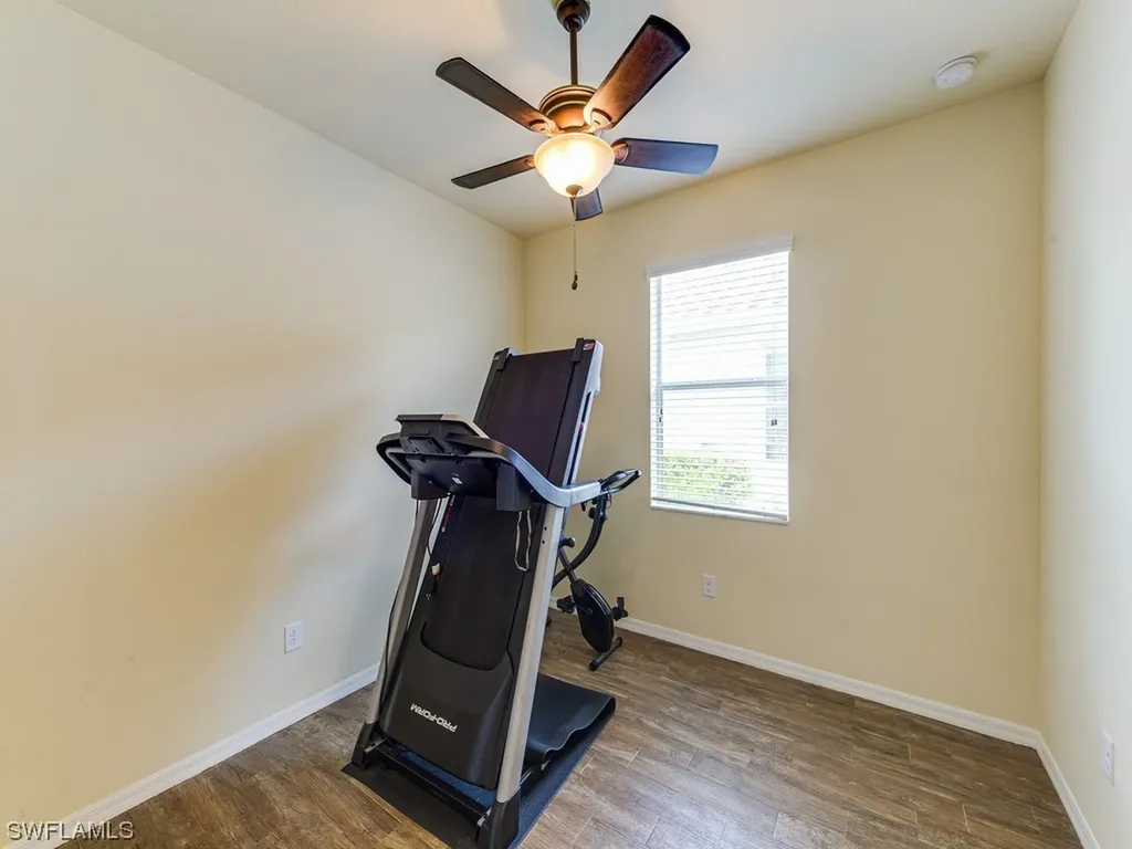 2061 Fairmont Lane Naples FL 34120