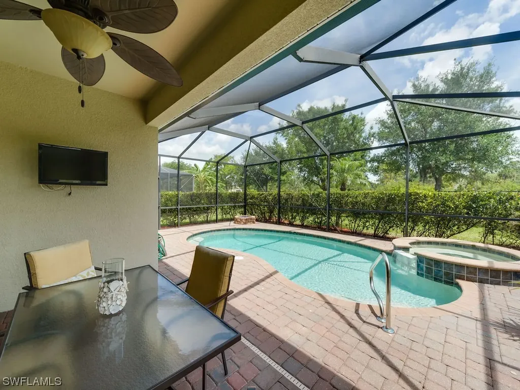 2061 Fairmont Lane Naples FL 34120