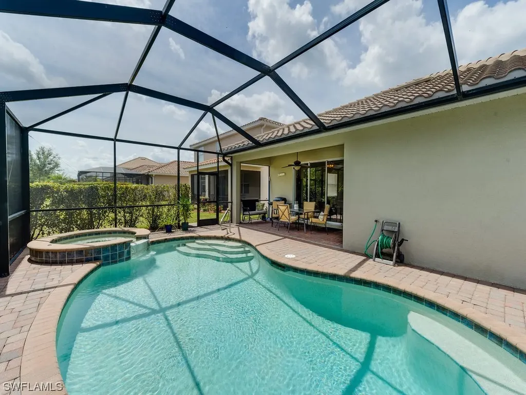 2061 Fairmont Lane Naples FL 34120