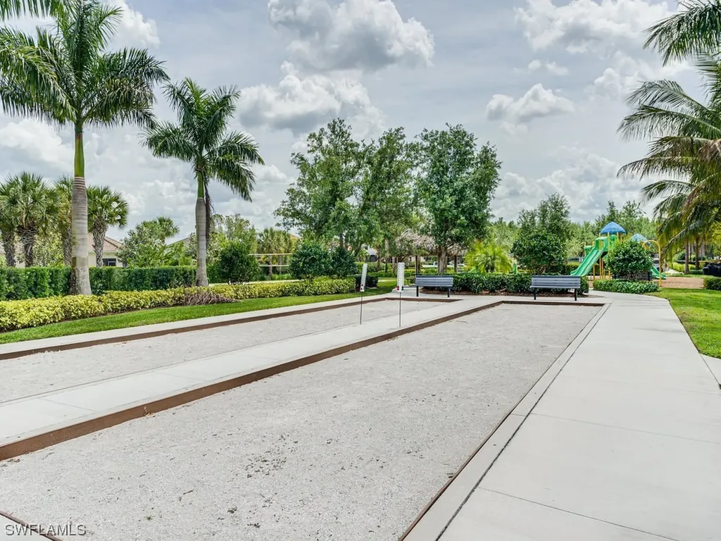 2061 Fairmont Lane Naples FL 34120