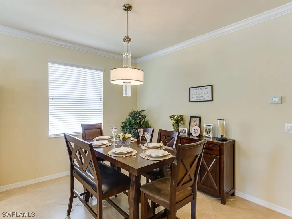 2061 Fairmont Lane Naples FL 34120