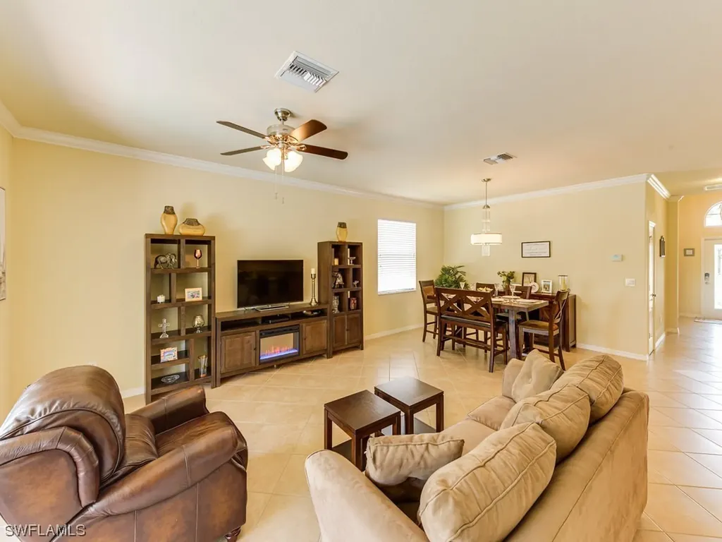 2061 Fairmont Lane Naples FL 34120