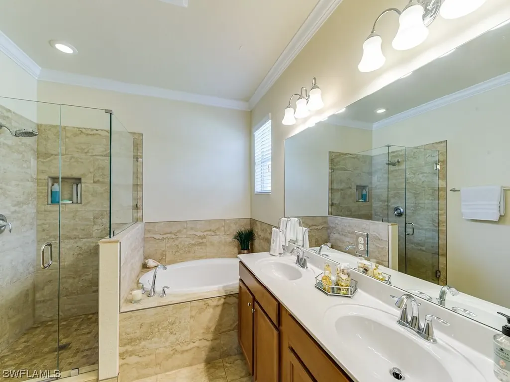 2061 Fairmont Lane Naples FL 34120