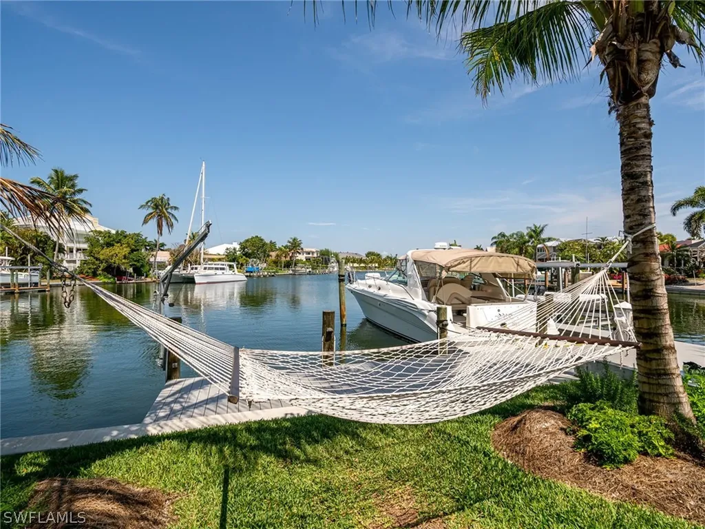 750 Periwinkle Way Sanibel FL 33957