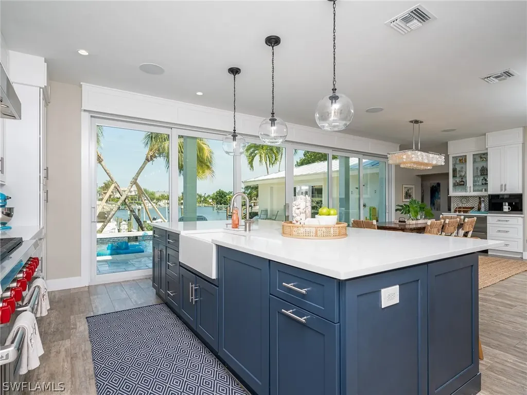 750 Periwinkle Way Sanibel FL 33957