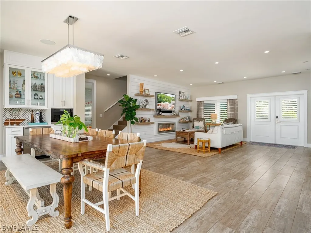 750 Periwinkle Way Sanibel FL 33957
