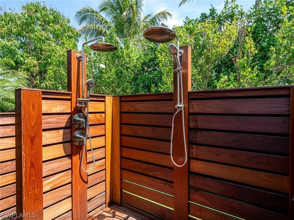 750 Periwinkle Way Sanibel FL 33957