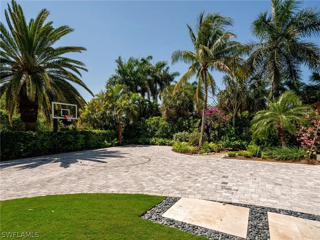 750 Periwinkle Way Sanibel FL 33957