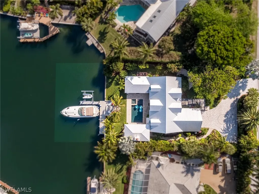 750 Periwinkle Way Sanibel FL 33957