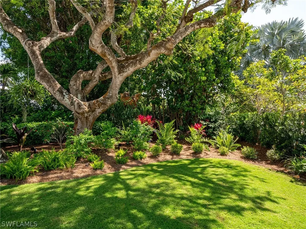 750 Periwinkle Way Sanibel FL 33957