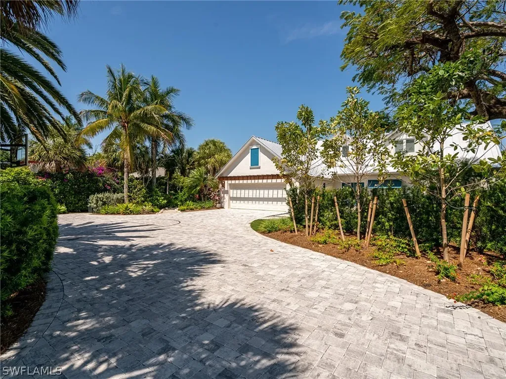 750 Periwinkle Way Sanibel FL 33957