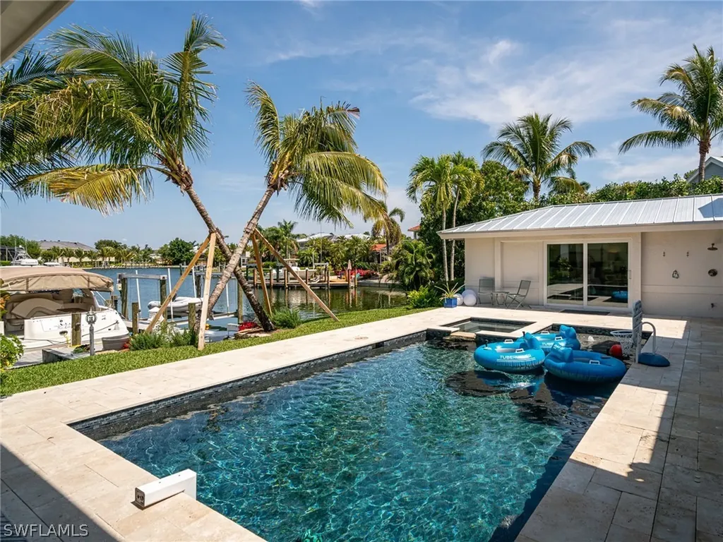 750 Periwinkle Way Sanibel FL 33957