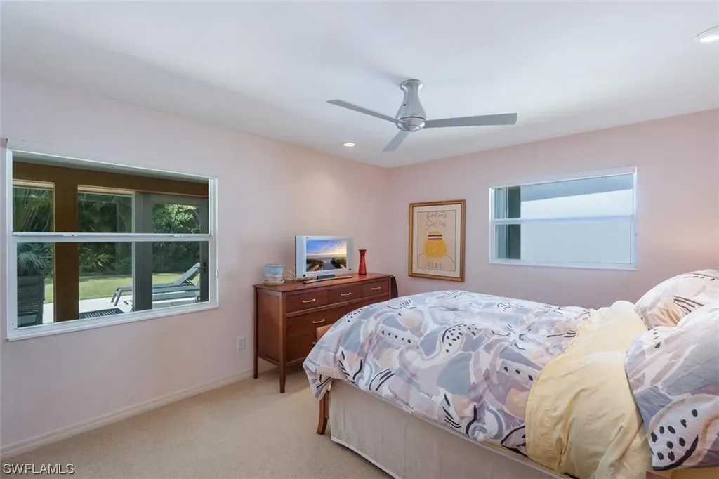 661 Broad Court N Naples FL 34102
