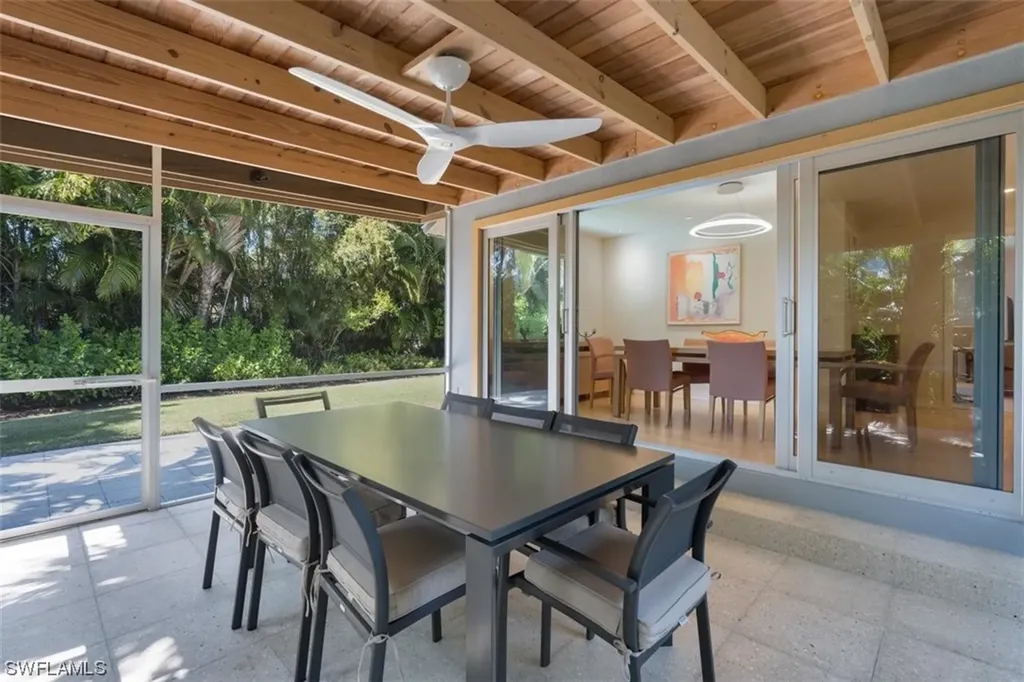 661 Broad Court N Naples FL 34102