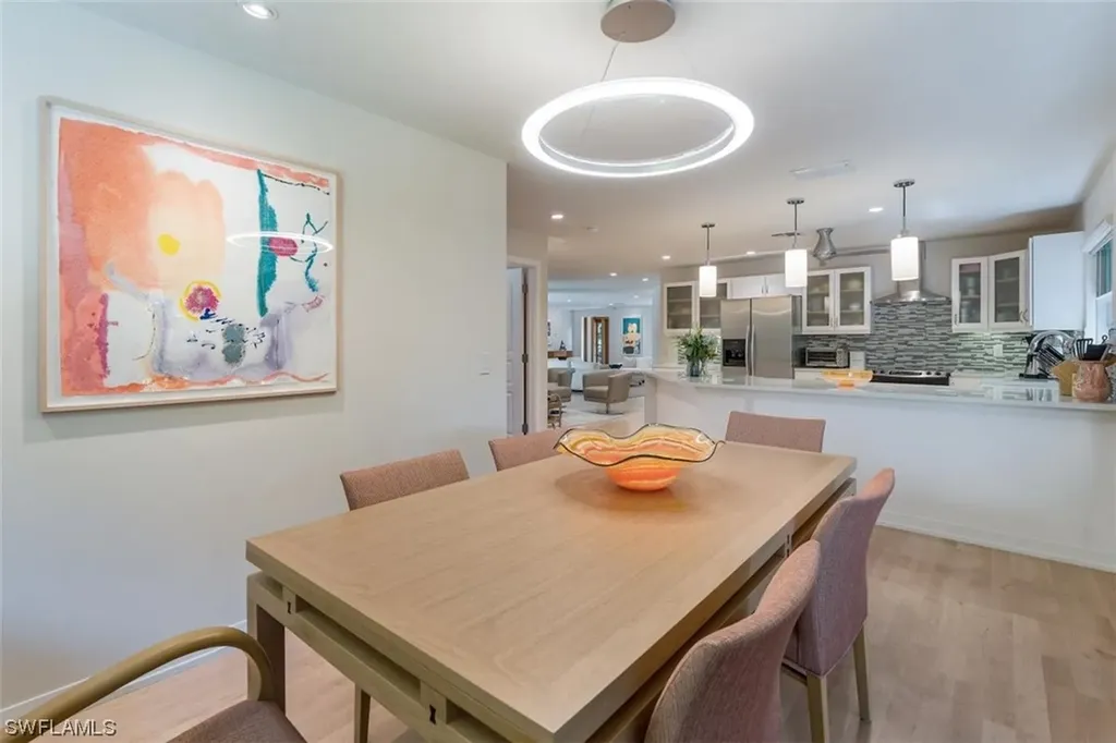 661 Broad Court N Naples FL 34102