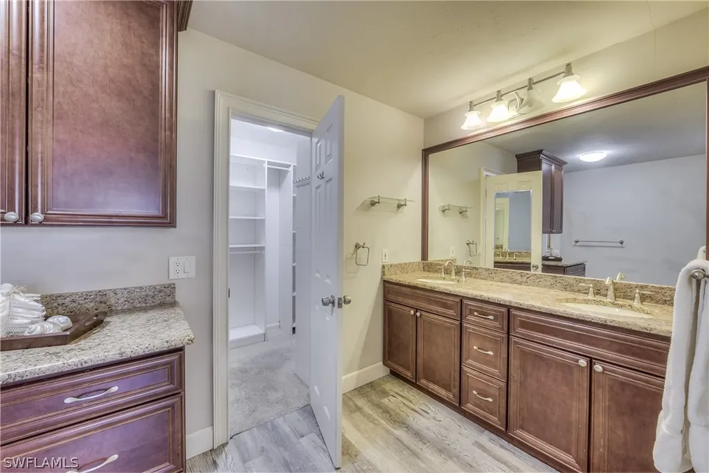 2470 King Arthurs Court Fort Myers FL 33912