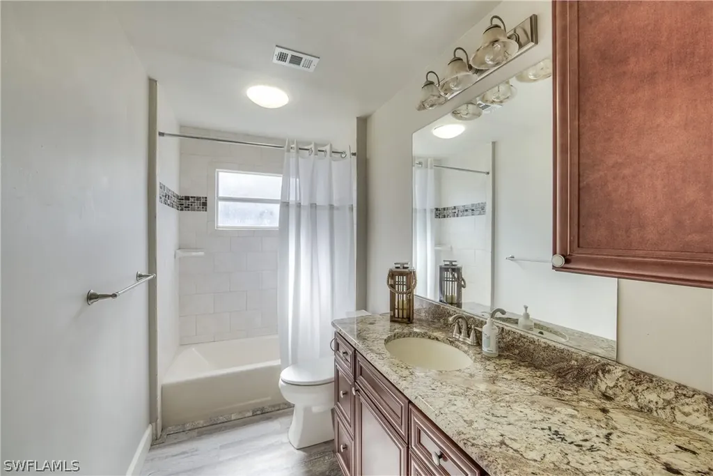 2470 King Arthurs Court Fort Myers FL 33912