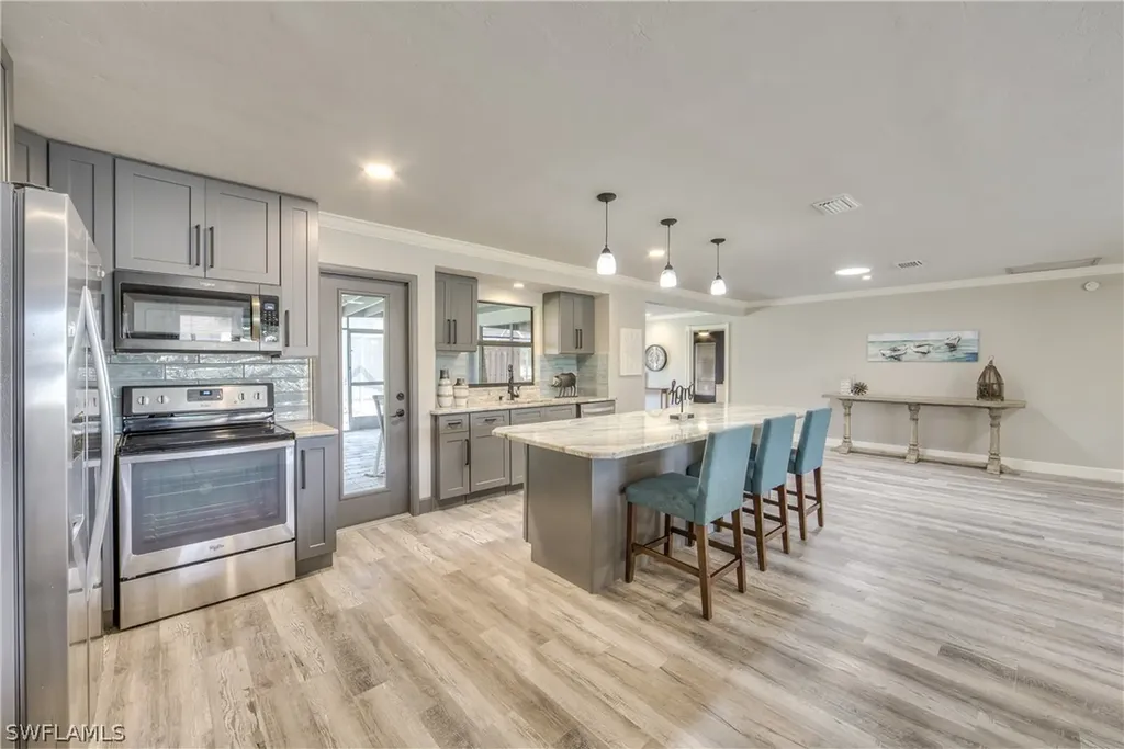 2470 King Arthurs Court Fort Myers FL 33912