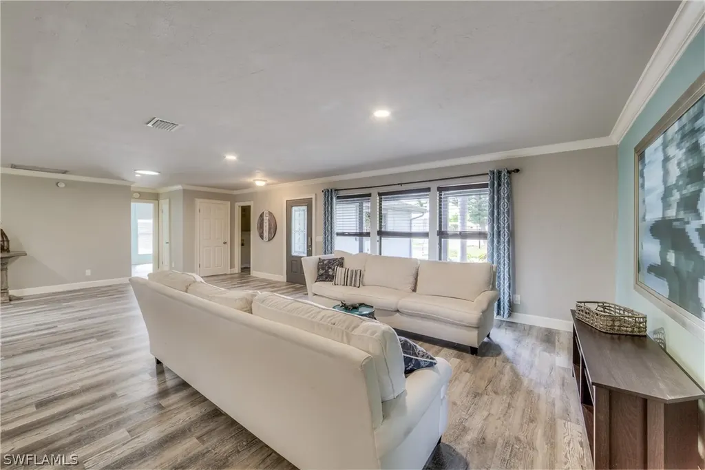 2470 King Arthurs Court Fort Myers FL 33912